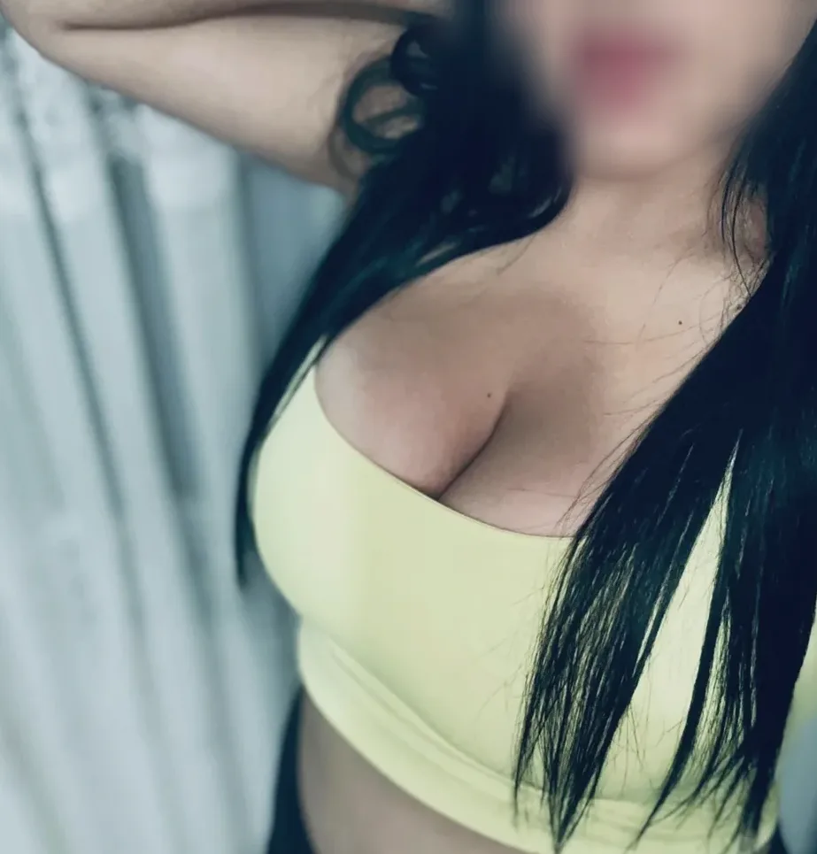 Isobel, 20